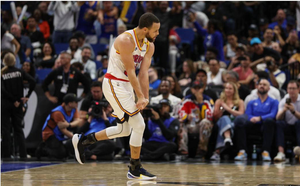 KAIYUN SPORT体育娱乐-包含库里官方宣布表现优异新规，加拿大队引发争议！比赛高潮迭起的词条